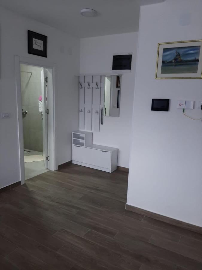 Apartman Jass Daire Stari Banovci Dış mekan fotoğraf